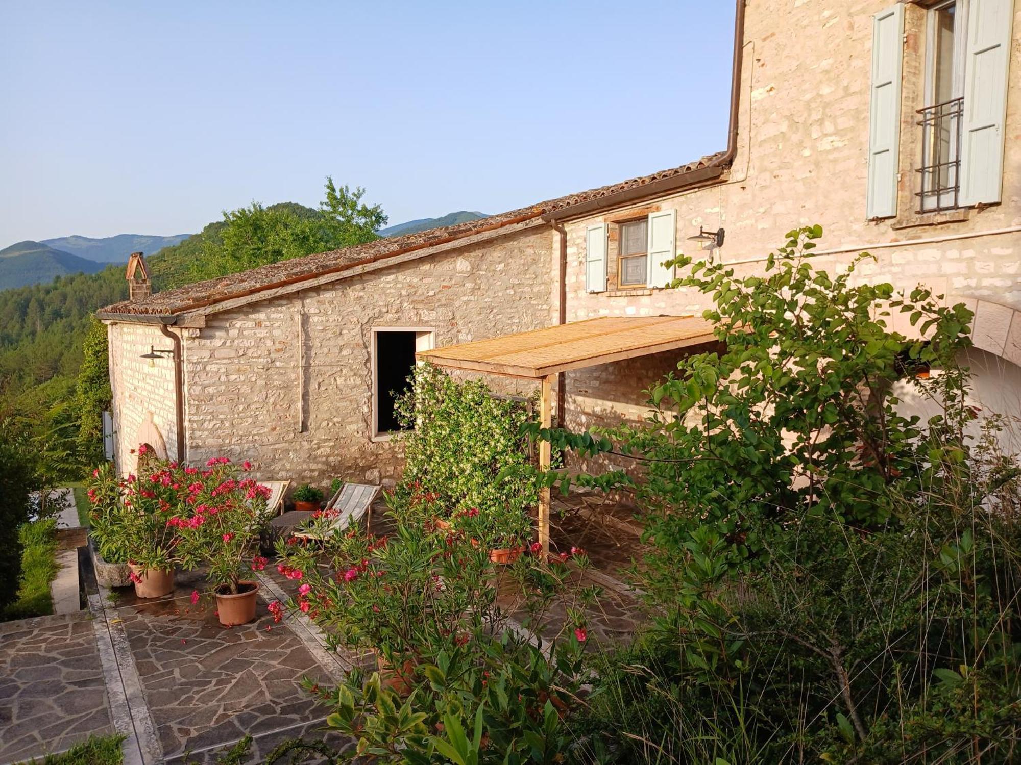 Agriturismo Del Frontino - Lo Studio Acqualagna Luaran gambar